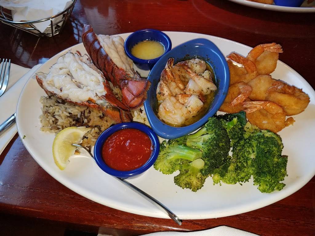 Red Lobster | restaurant | 101 W Twelve Mile Rd, Madison Heights, MI 48071, USA | 2485421140 OR +1 248-542-1140