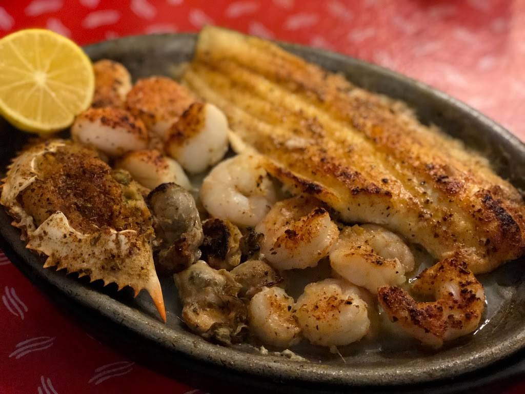 Captain Bills Seafood & Steak Restaurant | restaurant | 6108 W Market St, Greensboro, NC 27409, USA | 3368525162 OR +1 336-852-5162