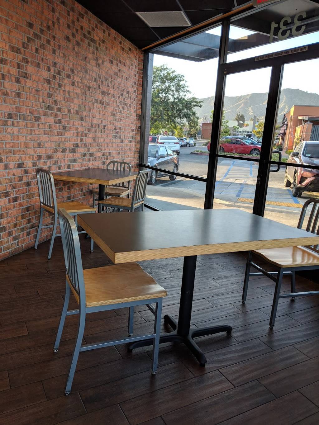 Pizza Hut | restaurant | 331 N Citrus Ave, Azusa, CA 91702, USA | 6263348855 OR +1 626-334-8855