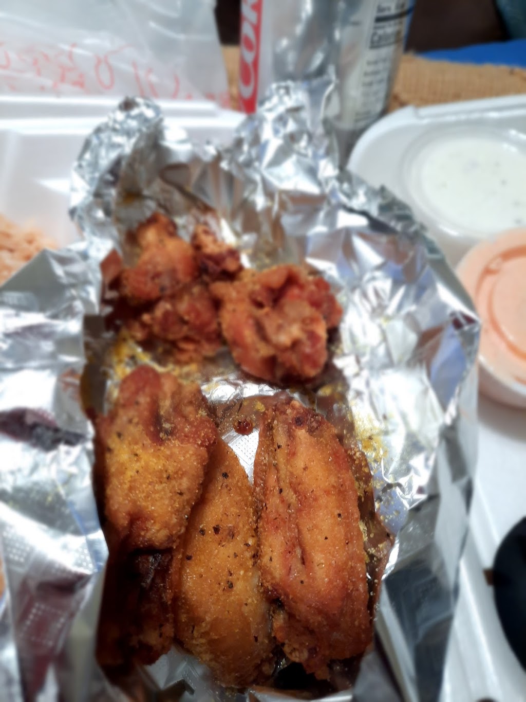 Js Famous Wings | restaurant | 6001 Wares Ferry Rd, Montgomery, AL 36117, USA | 3345934880 OR +1 334-593-4880