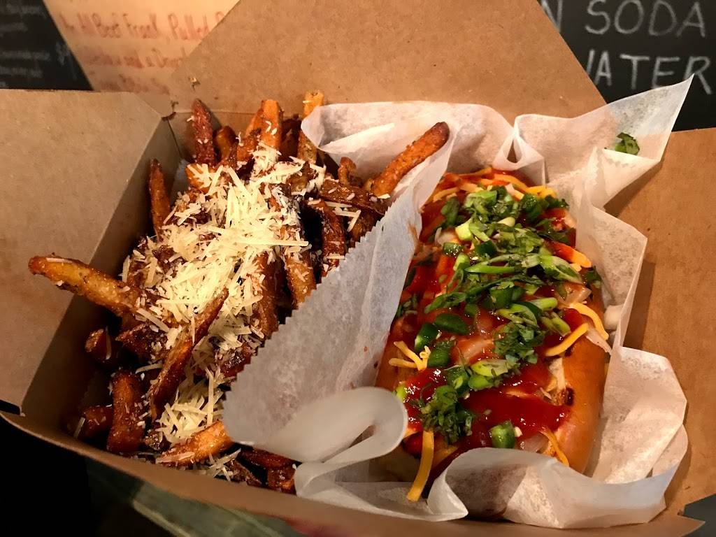 Stuggys | meal takeaway | 809 S Broadway, Baltimore, MD 21231, USA | 4103270228 OR +1 410-327-0228