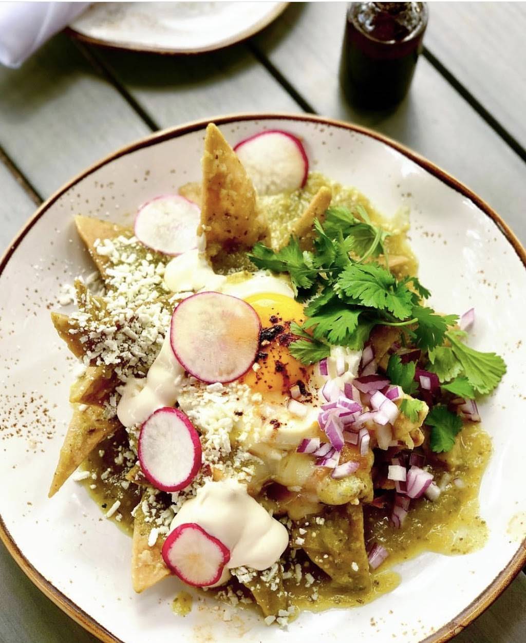 Evaritos Mexican Kitchen & Bar | restaurant | 16 N Main St, Norwalk, CT 06854, USA | 2039391620 OR +1 203-939-1620