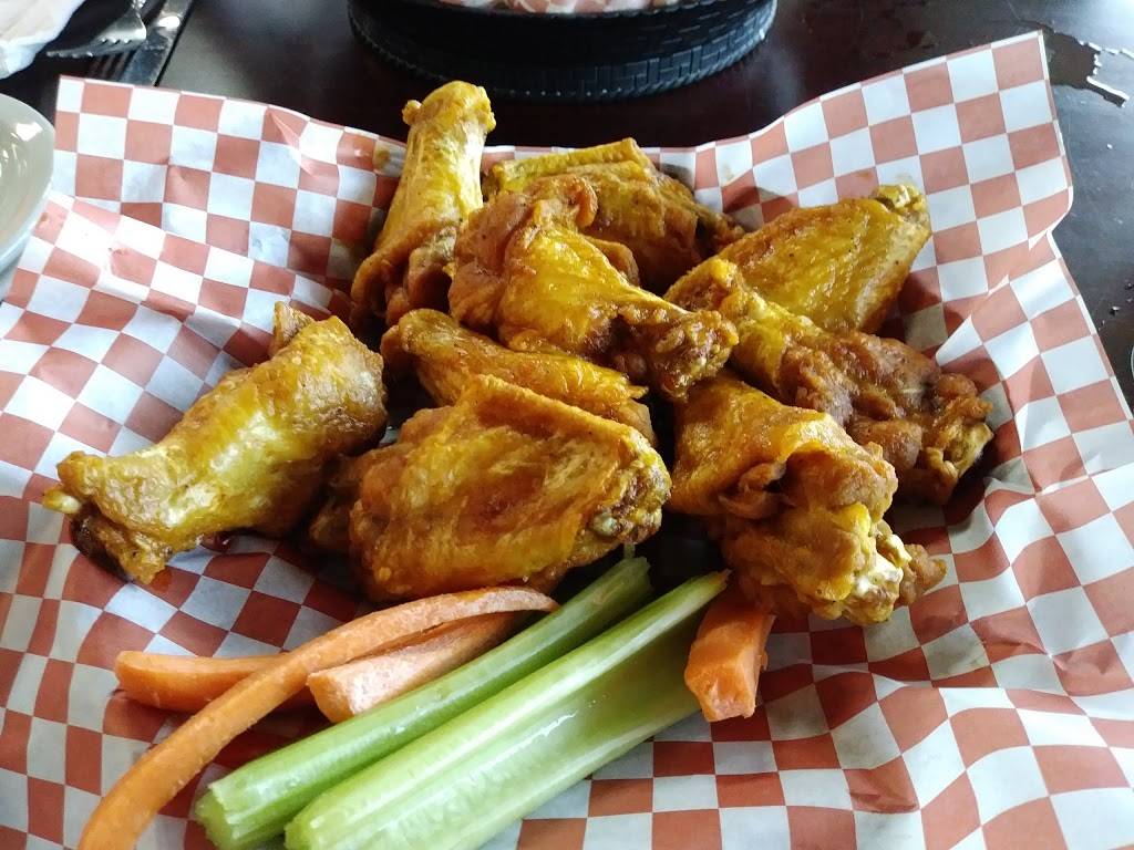 The Stadium | restaurant | 2349 Seven Springs Blvd, New Port Richey, FL 34655, USA | 7273728168 OR +1 727-372-8168