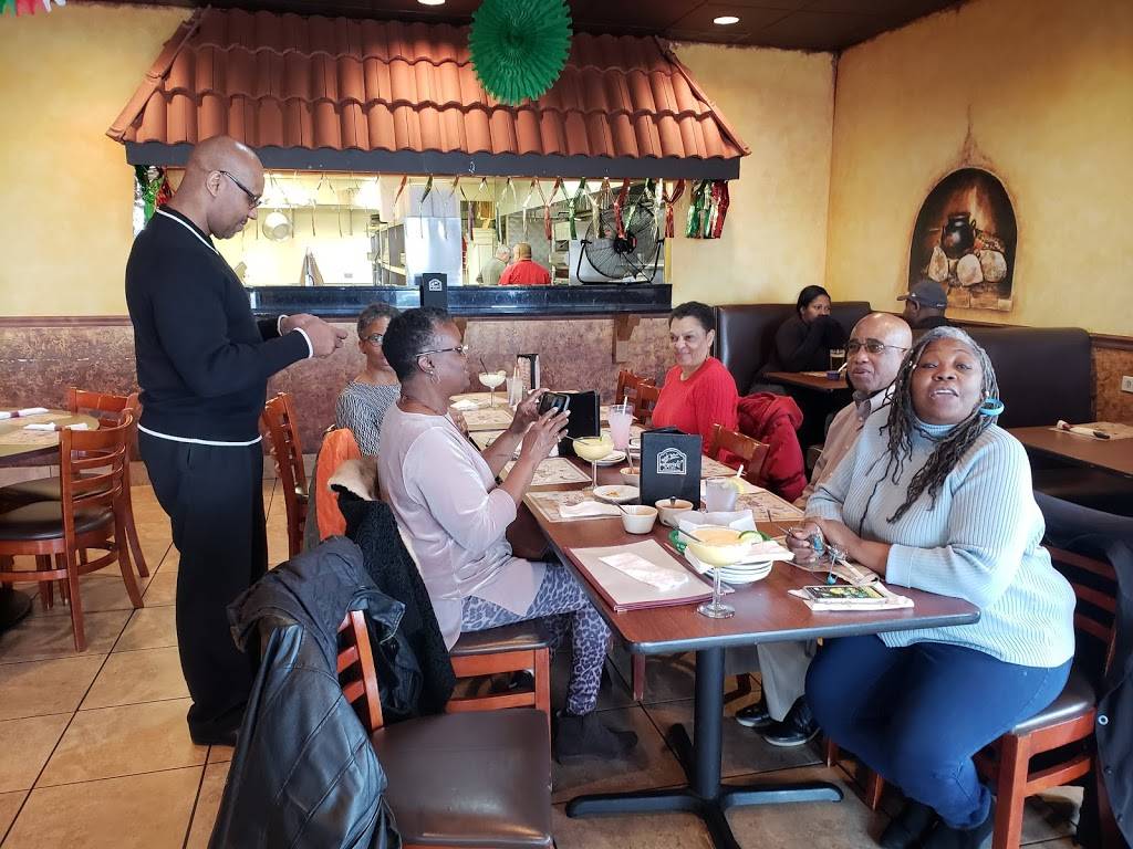 Margaritas Bar & Grill | restaurant | 19606 Burnham Ave, Lynwood, IL 60411, USA | 7084182650 OR +1 708-418-2650