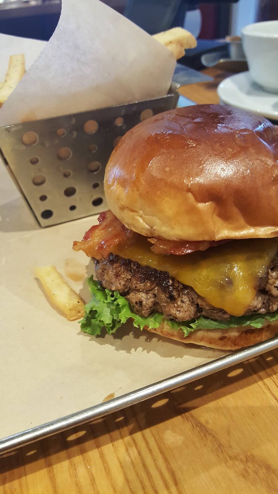 Chilis Grill & Bar | meal takeaway | 530 E Merritt Island Causeway, Merritt Island, FL 32952, USA | 3214544738 OR +1 321-454-4738