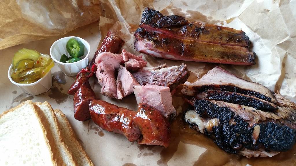 Lockhart Smokehouse BBQ | restaurant | 400 W Davis St, Dallas, TX 75208, USA | 2149445521 OR +1 214-944-5521