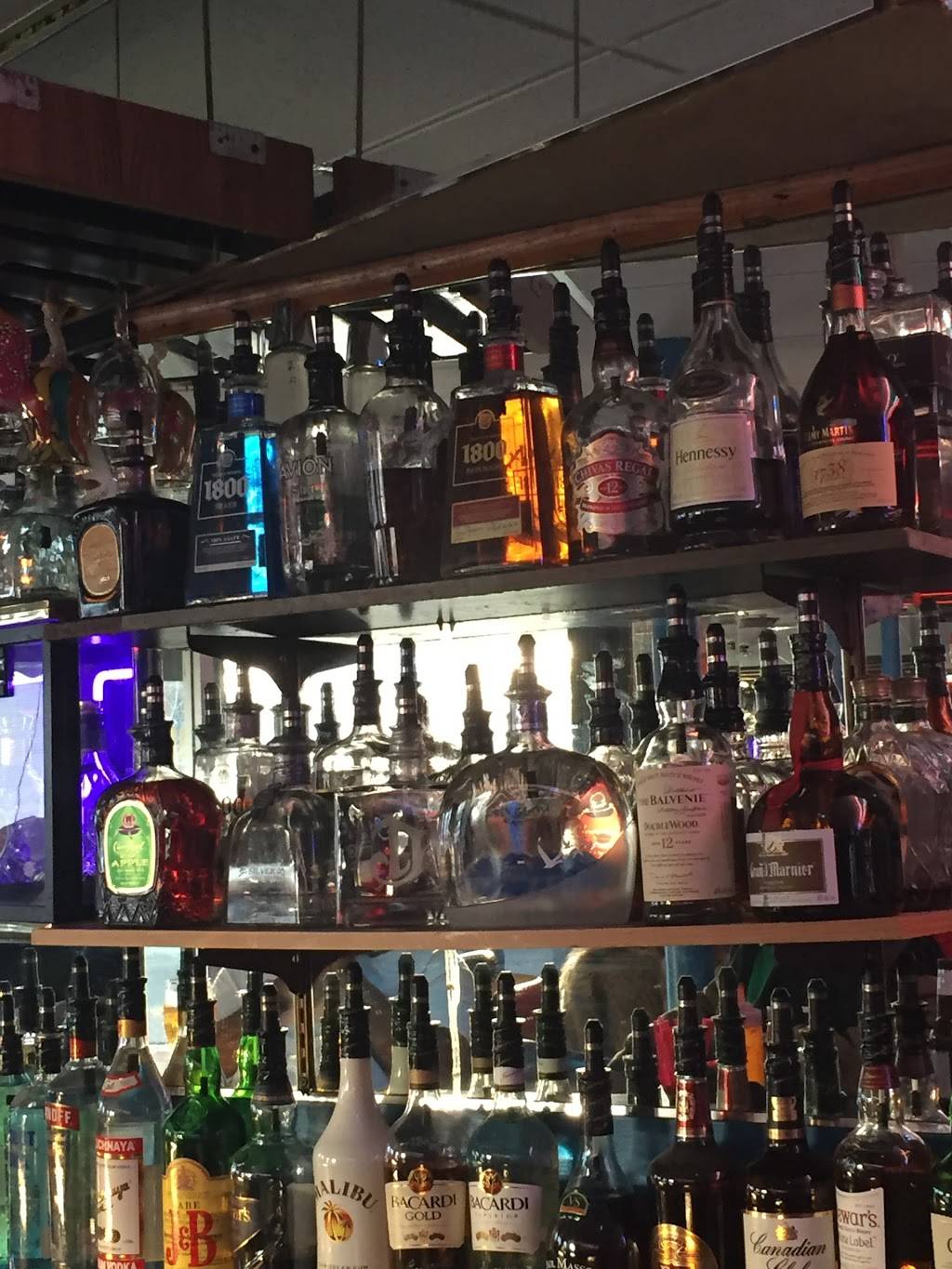 Reeses Lounge | restaurant | 1827 W 87th St, Chicago, IL 60620, USA | 7732381993 OR +1 773-238-1993