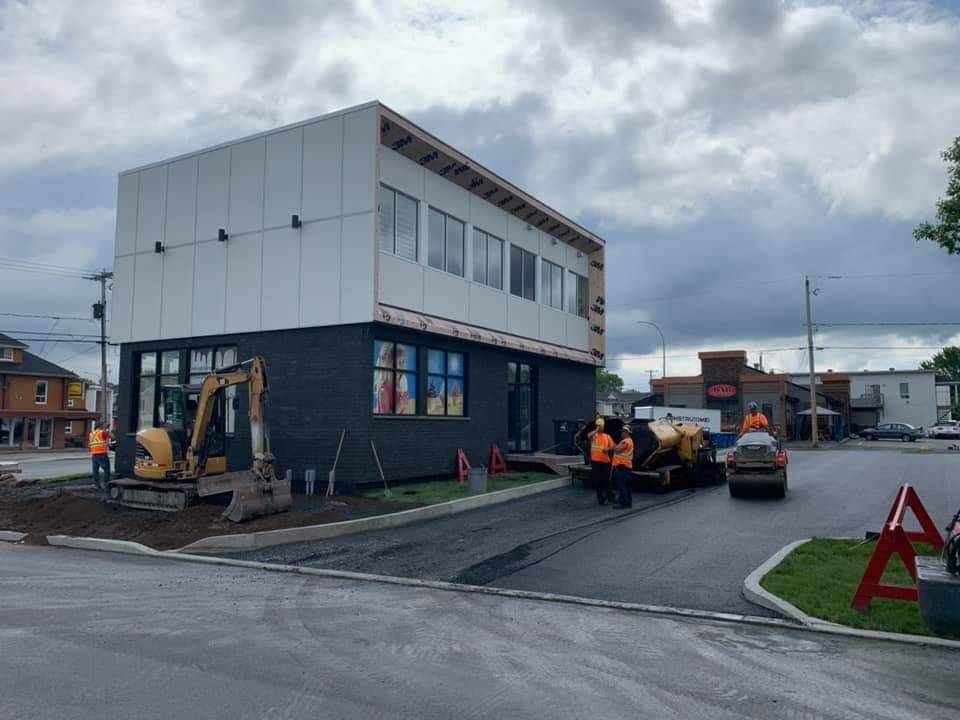 La Pralinière Bar Laitier | restaurant | 2000 Boulevard Dionne, Saint-Georges, QC G5Y 3W9, Canada | 4182218421 OR +1 418-221-8421