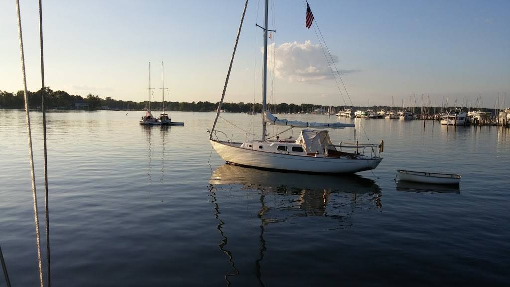 Chesapeake Yacht Club | restaurant | 4943 Hine Dr, Shady Side, MD 20764, USA | 4108671500 OR +1 410-867-1500