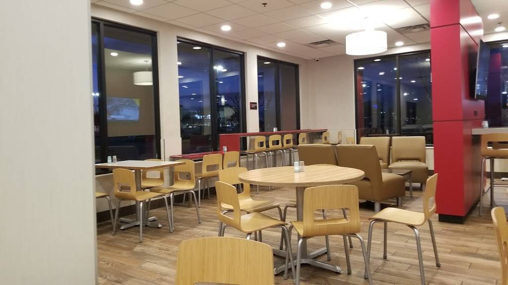 Wendys | restaurant | 1369 N Davis Rd, Salinas, CA 93907, USA | 8314244469 OR +1 831-424-4469