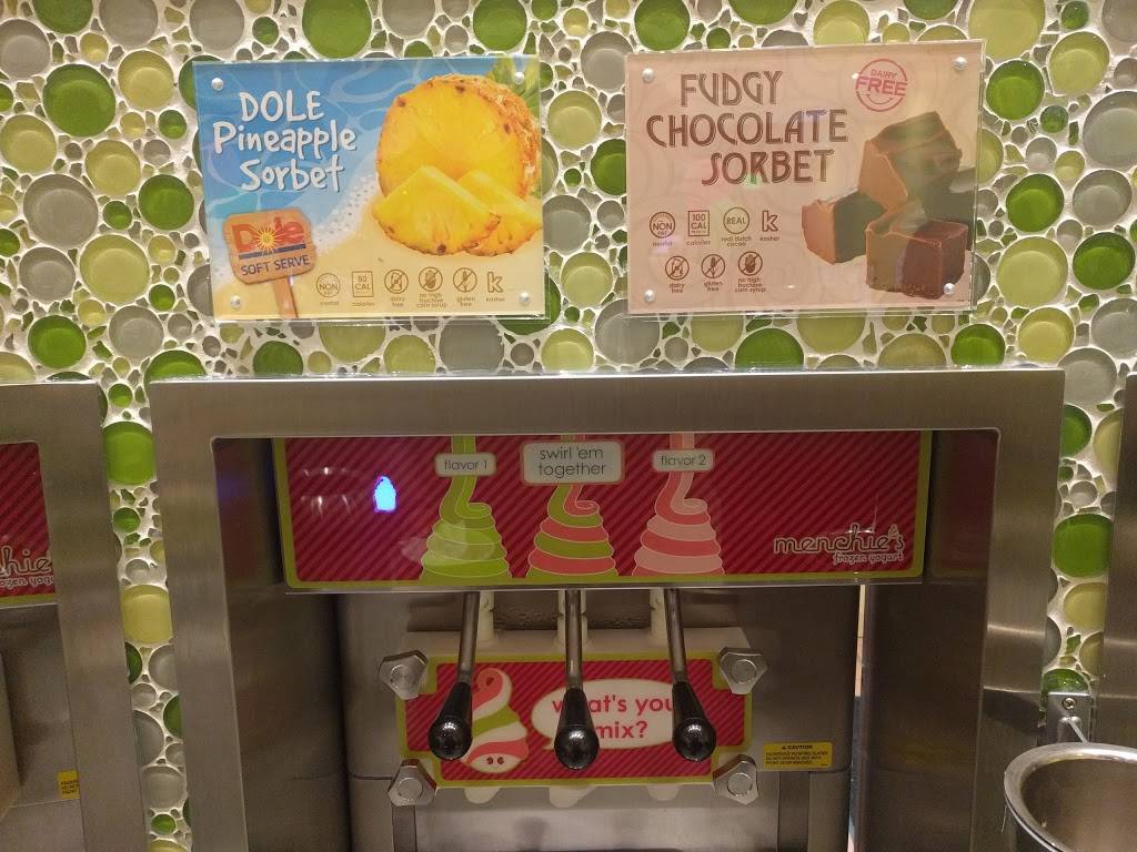 Menchies Randall Crossing | restaurant | 2531 County Line Rd, Algonquin, IL 60102, USA | 2243330641 OR +1 224-333-0641