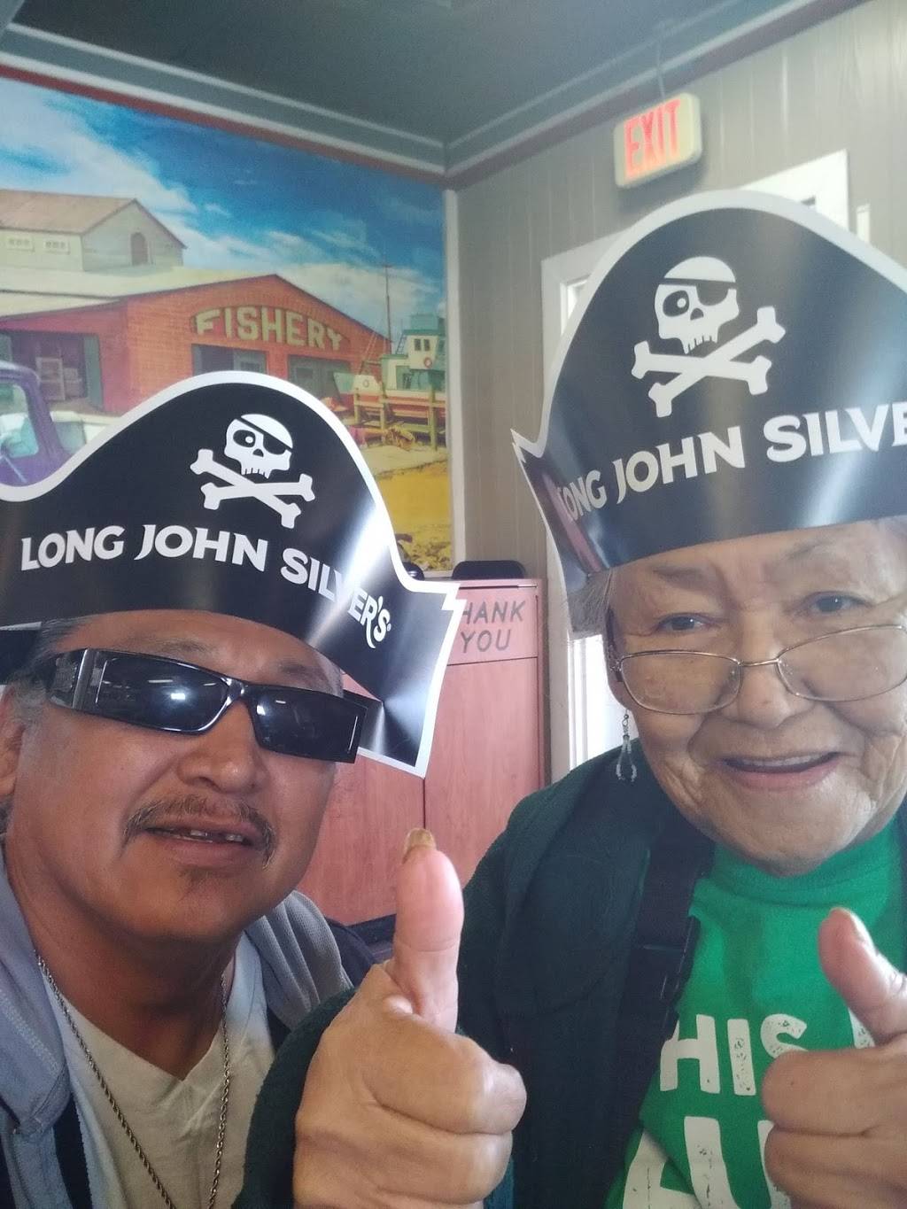 Long John Silvers | restaurant | 2117 NW Topeka Blvd, Topeka, KS 66608, USA | 7852331754 OR +1 785-233-1754