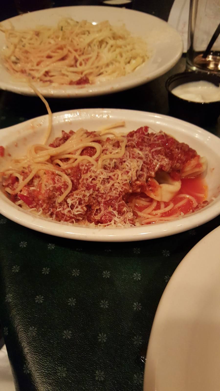 Verucchis Ristorante | restaurant | 600 N Greenwood St, Spring Valley, IL 61362, USA | 8156636431 OR +1 815-663-6431