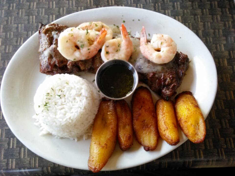 Fernandez the Bull Cuban Cafe | restaurant | 1201 Piper Blvd #10, Naples, FL 34110, USA | 2392549855 OR +1 239-254-9855