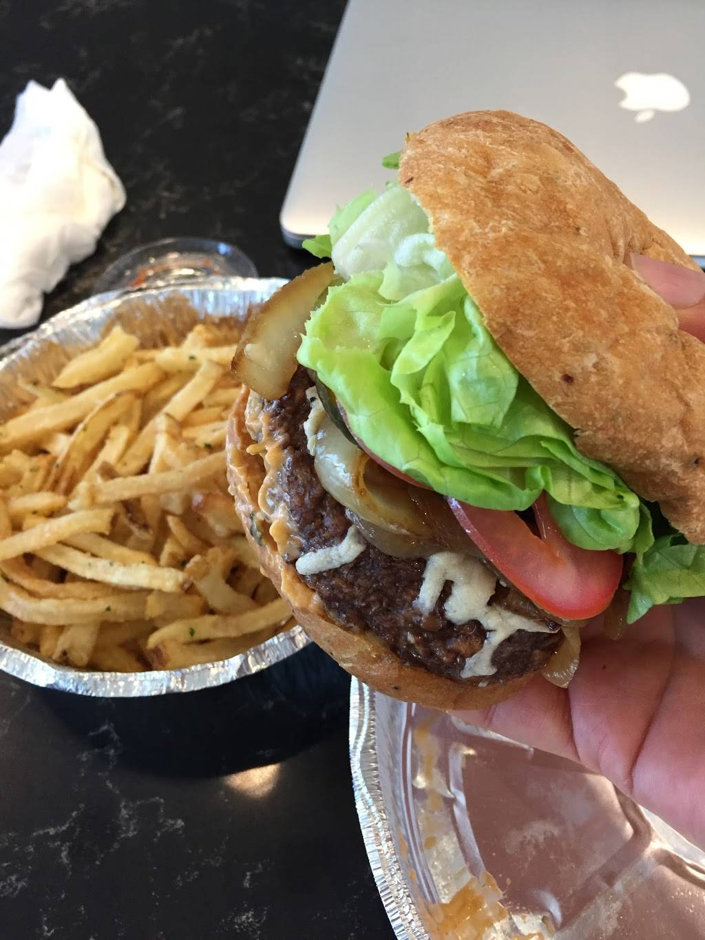 Craigs | restaurant | 8826 Melrose Ave, West Hollywood, CA 90069, USA | 3102761900 OR +1 310-276-1900