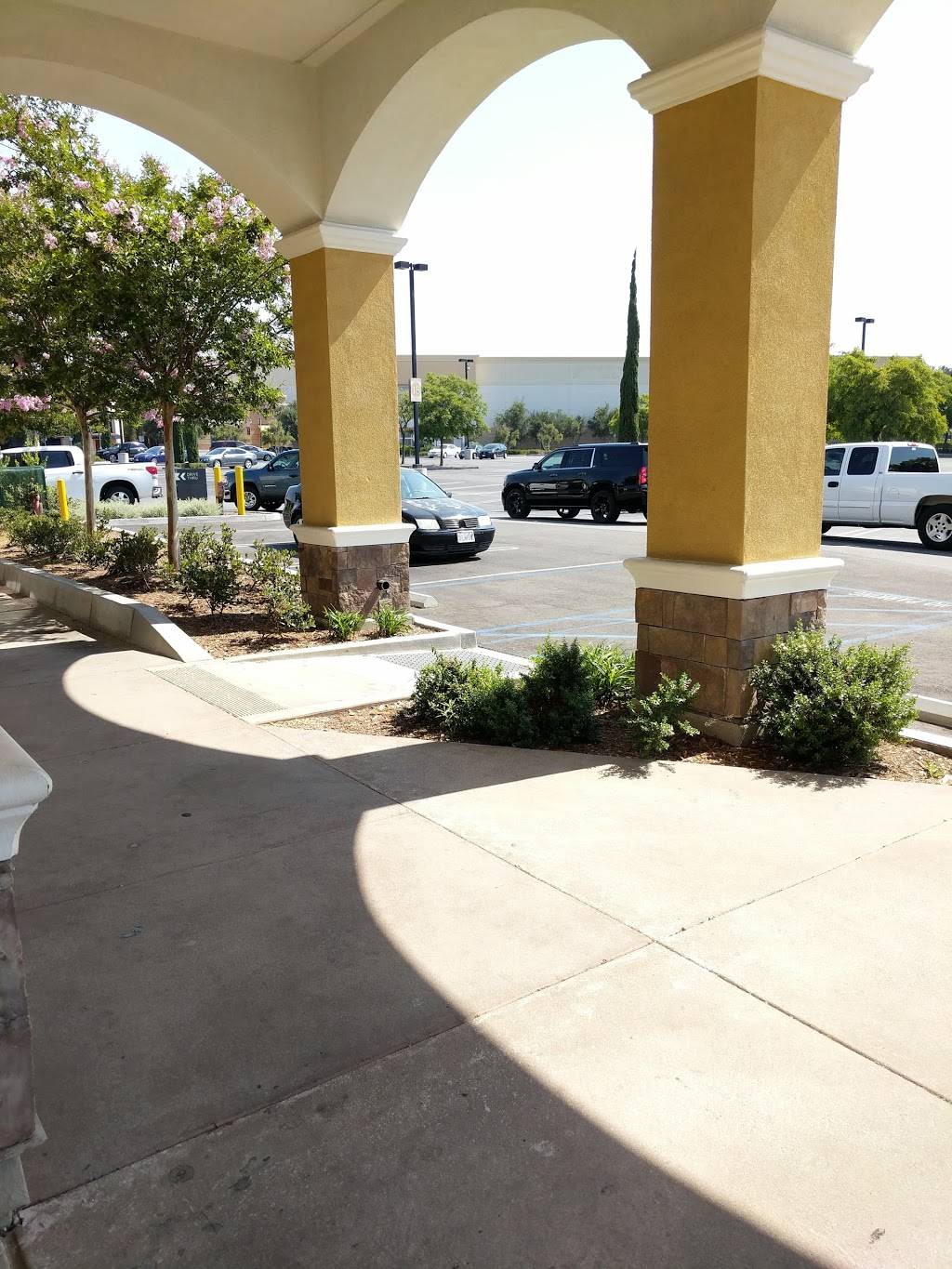 Starbucks | cafe | 1555 Simi Town Center Way #600, Simi Valley, CA 93065, USA | 8055817023 OR +1 805-581-7023