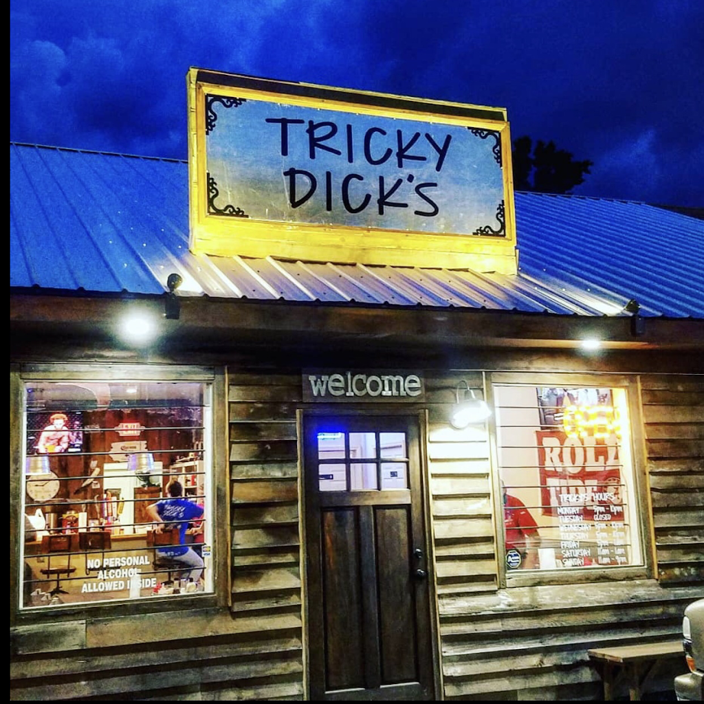 Tricky Dick’s Oyster Bar | restaurant | 6052 GA-85, Ellerslie, GA 31807, USA | 7065826100 OR +1 706-582-6100