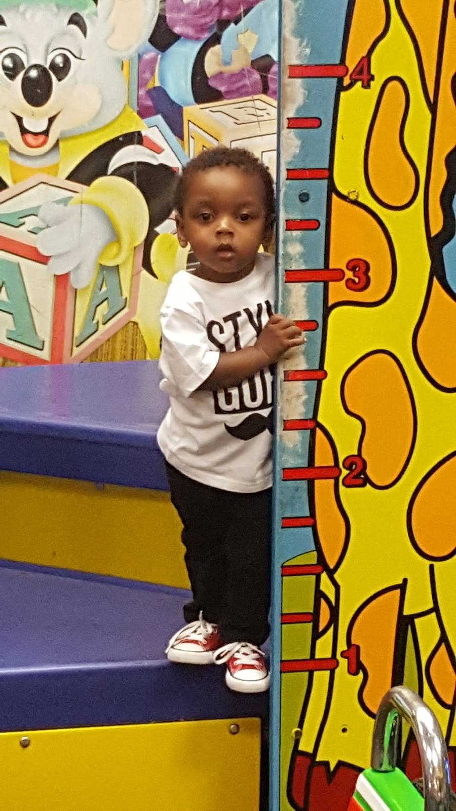 Chuck E. Cheese | restaurant | 2303 Town Center Dr, Sugar Land, TX 77478, USA | 2812773283 OR +1 281-277-3283