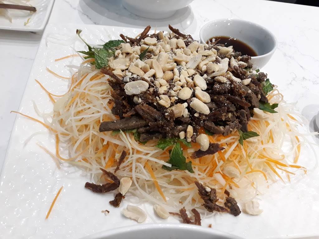 Pho Black Bull | restaurant | 888 Dundas St E, Mississauga, ON L4Y 4G6, Canada | 9052079999 OR +1 905-207-9999