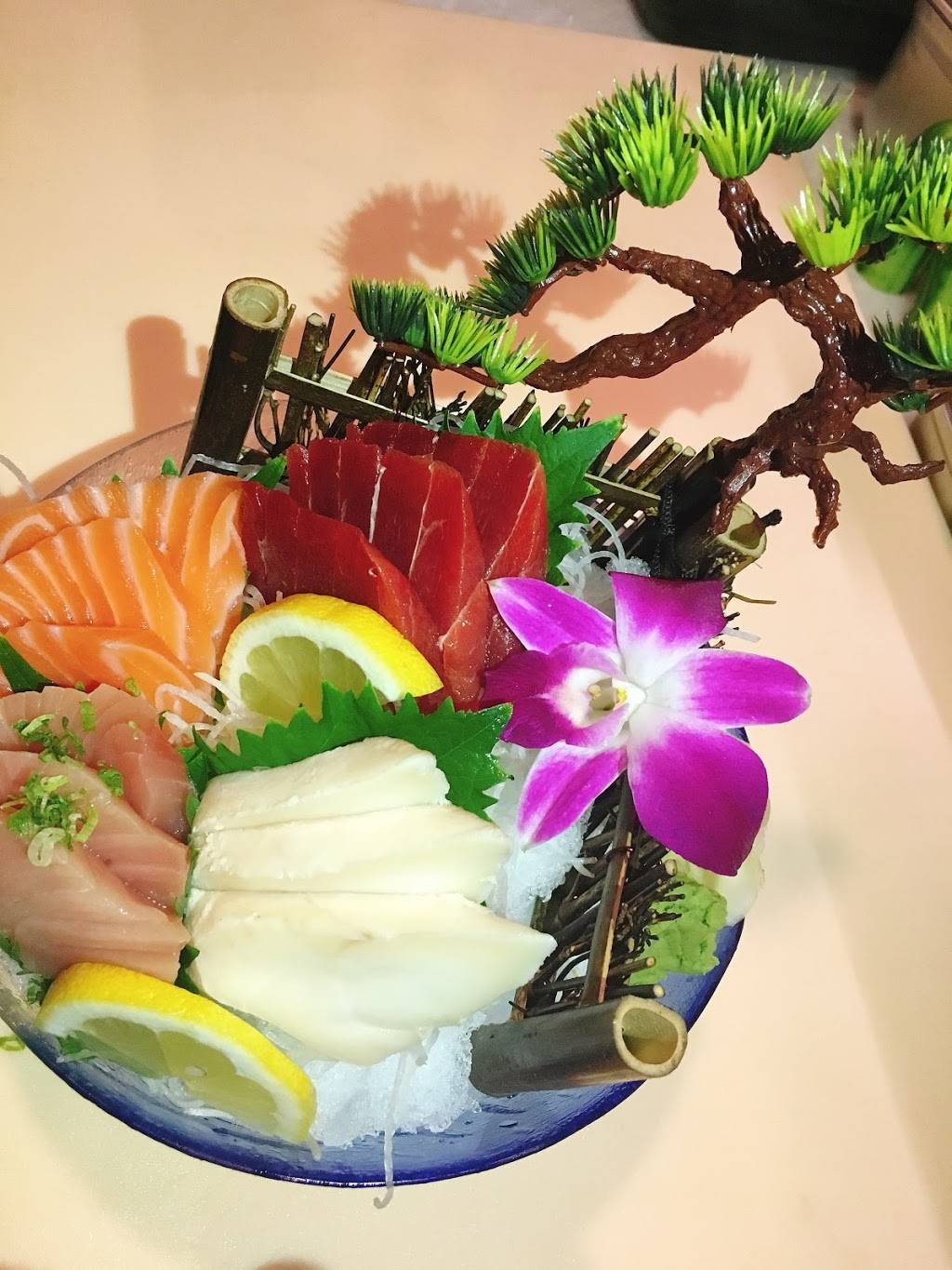 MOKO Japanese Steakhouse | restaurant | 2060 Woodbury Ave, Newington, NH 03801, USA | 6033747000 OR +1 603-374-7000