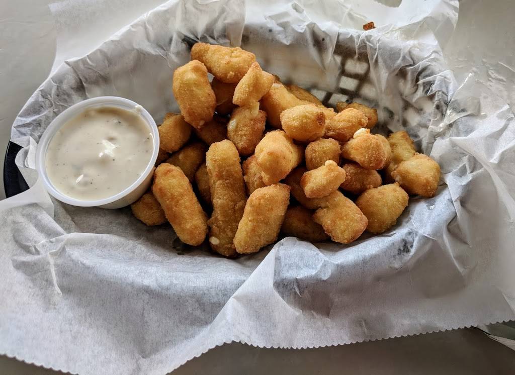 River Walk Pub | restaurant | 911 River Rd, Wisconsin Dells, WI 53965, USA | 6082548215 OR +1 608-254-8215