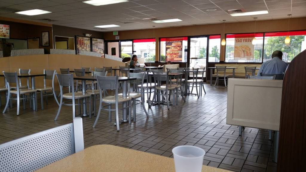 Burger King | restaurant | 7012 N Cedar Ave, Fresno, CA 93720, USA | 5593221172 OR +1 559-322-1172