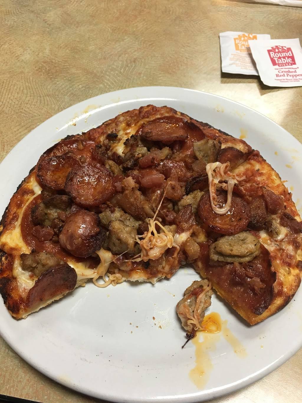 Round Table Pizza | meal delivery | 2854 Mountain Blvd, Oakland, CA 94602, USA | 5103363333 OR +1 510-336-3333