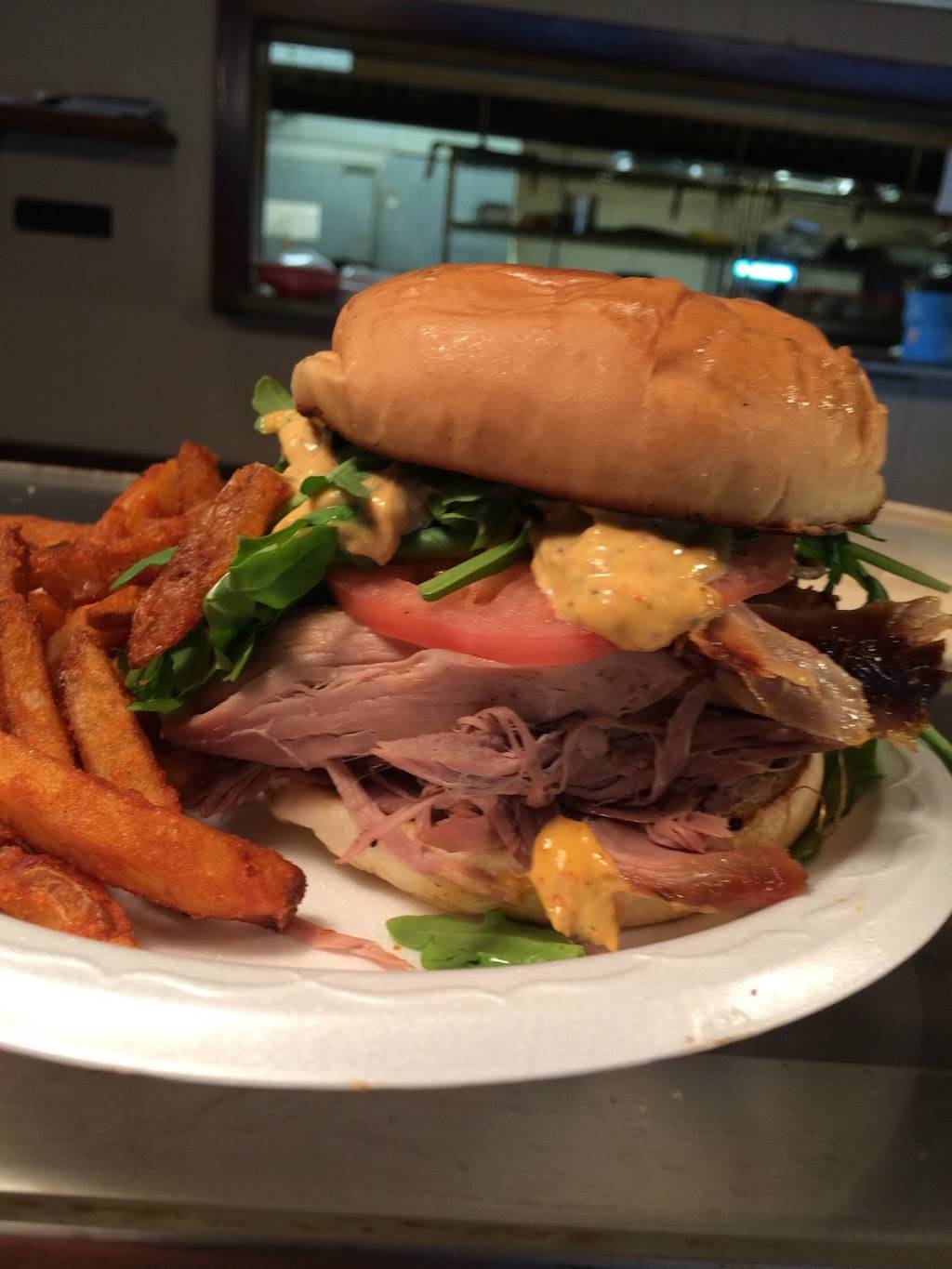 The Port | restaurant | 1039 Harbor Ave, Memphis, TN 38106, USA | 9019420121 OR +1 901-942-0121