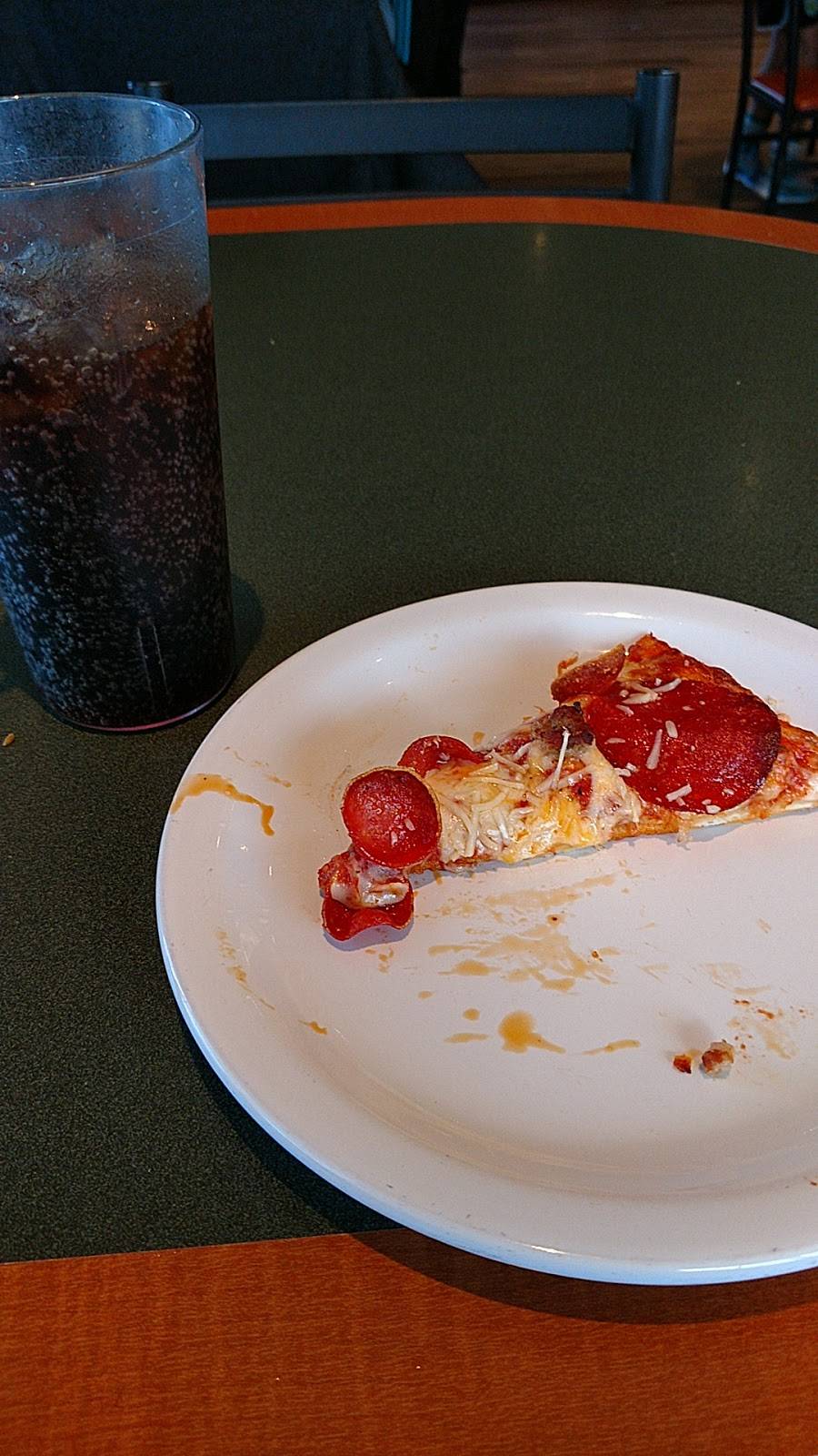 Round Table Pizza | meal delivery | 2441 Claribel Rd, Riverbank, CA 95367, USA | 2098639978 OR +1 209-863-9978