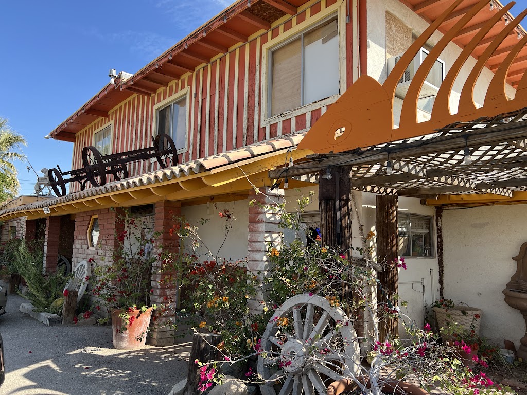 SKI INN | restaurant | 9596 Avenue A, Bombay Beach, Niland, CA 92257, USA | 7603541285 OR +1 760-354-1285