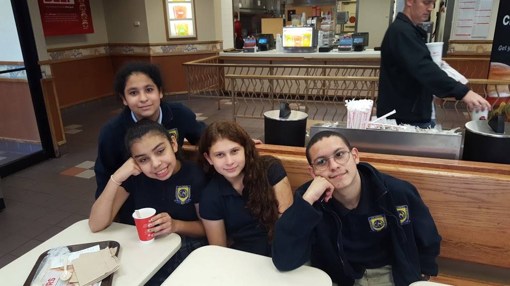 Wendys | restaurant | 3266 US-17, Green Cove Springs, FL 32043, USA | 9045298009 OR +1 904-529-8009