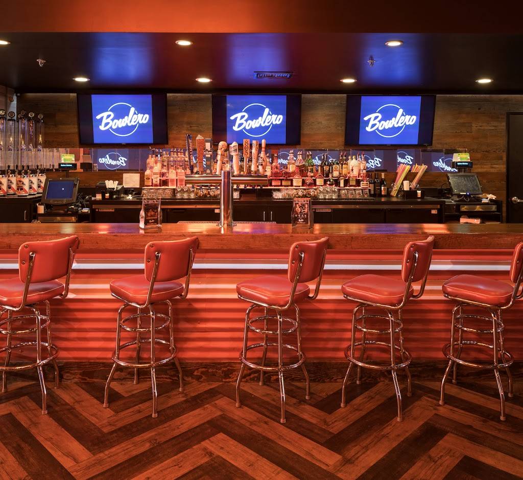 Bowlero Milpitas | restaurant | 1287 S Park Victoria Dr, Milpitas, CA 95035, USA | 4082626950 OR +1 408-262-6950