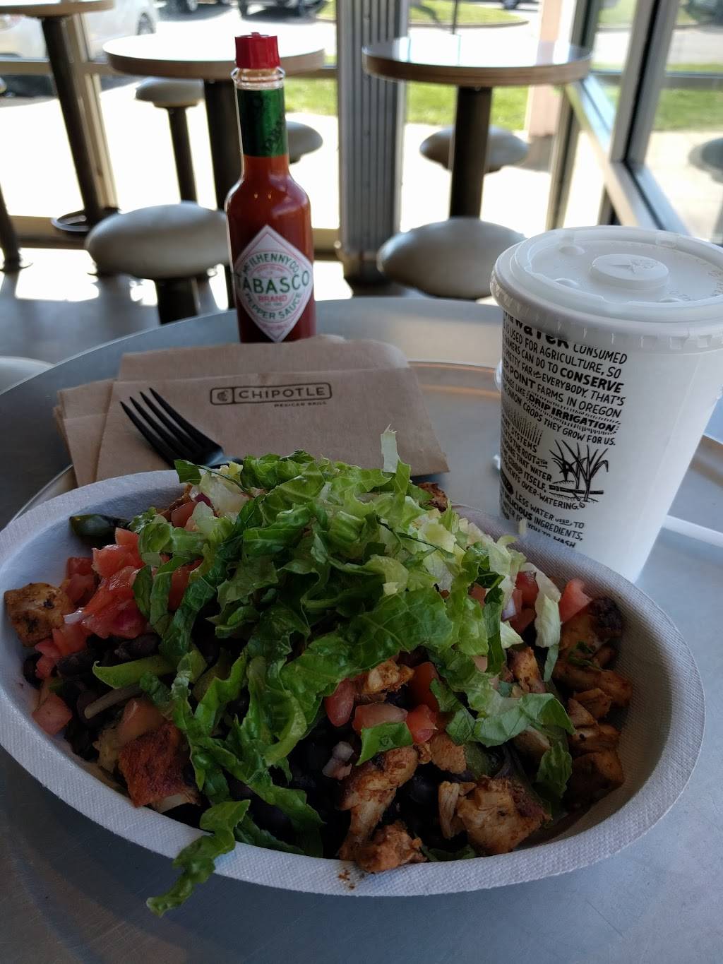 Chipotle Mexican Grill | restaurant | 13042 Fair Lakes Shopping Center, Fairfax, VA 22033, USA | 7032221117 OR +1 703-222-1117