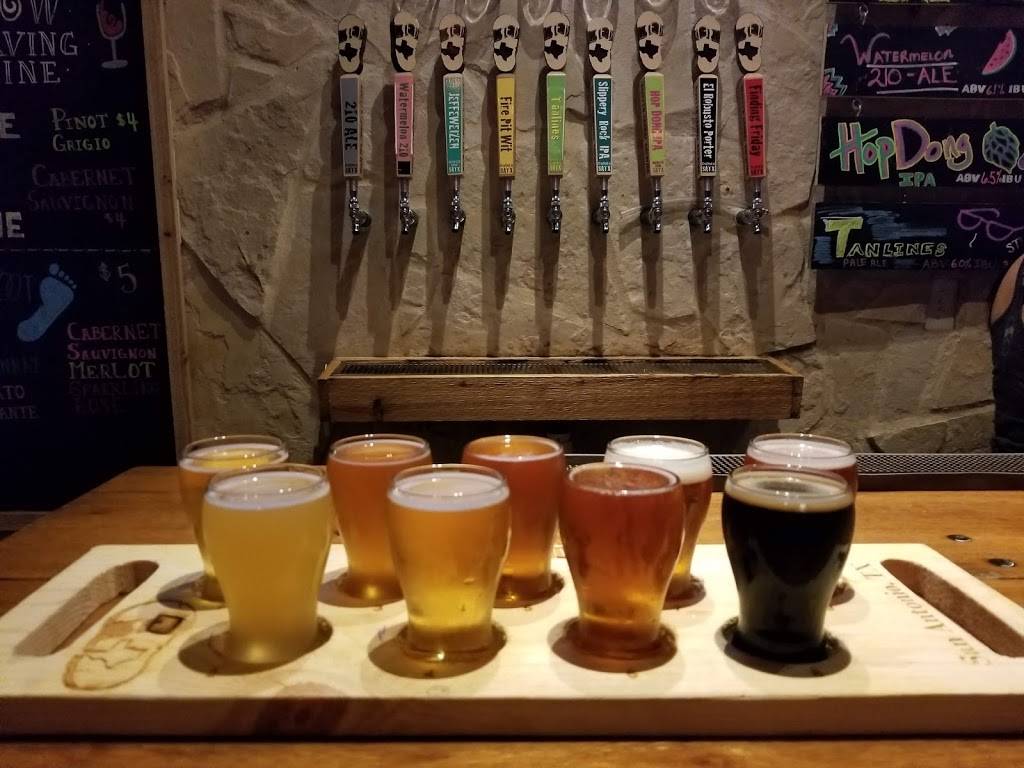 Busted Sandal Brewing Company | restaurant | 7114 Oaklawn Dr, San Antonio, TX 78229, USA | 2108721486 OR +1 210-872-1486