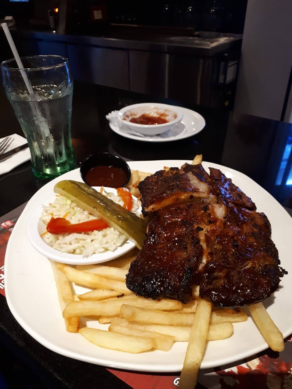 Déli Chenoys Gatineau | restaurant | 120 Boulevard de lHôpital, Gatineau, QC J8T 8M2, Canada | 8195613354 OR +1 819-561-3354