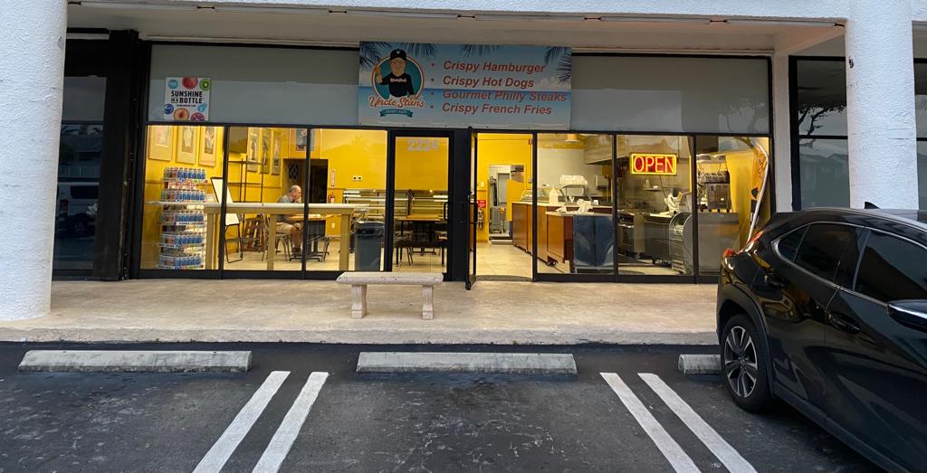 Uncle Stans Restaurant | meal takeaway | 2224 NE 123rd St, North Miami, FL 33181, USA | 3058429931 OR +1 305-842-9931