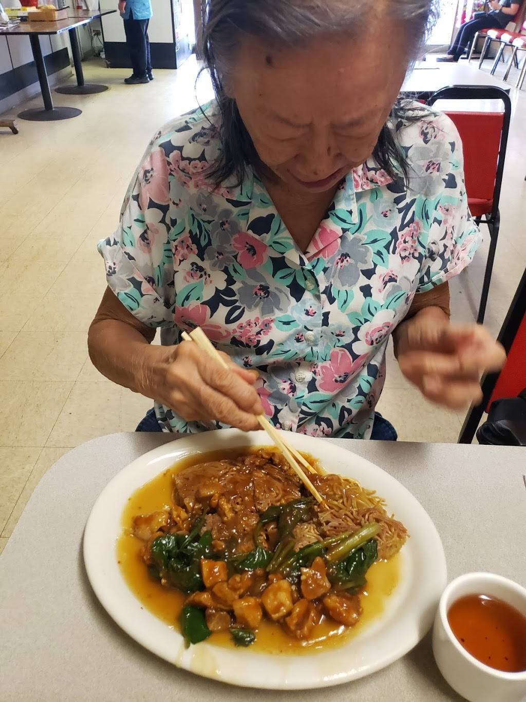 New Lius Chop Suey | restaurant | 1620 N School St, Honolulu, HI 96817, USA | 8088418668 OR +1 808-841-8668