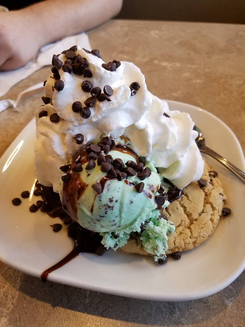 Harrys Restaurant | restaurant | 149 Turnpike Rd Route 9 W, Westborough, MA 01581, USA | 5083668302 OR +1 508-366-8302