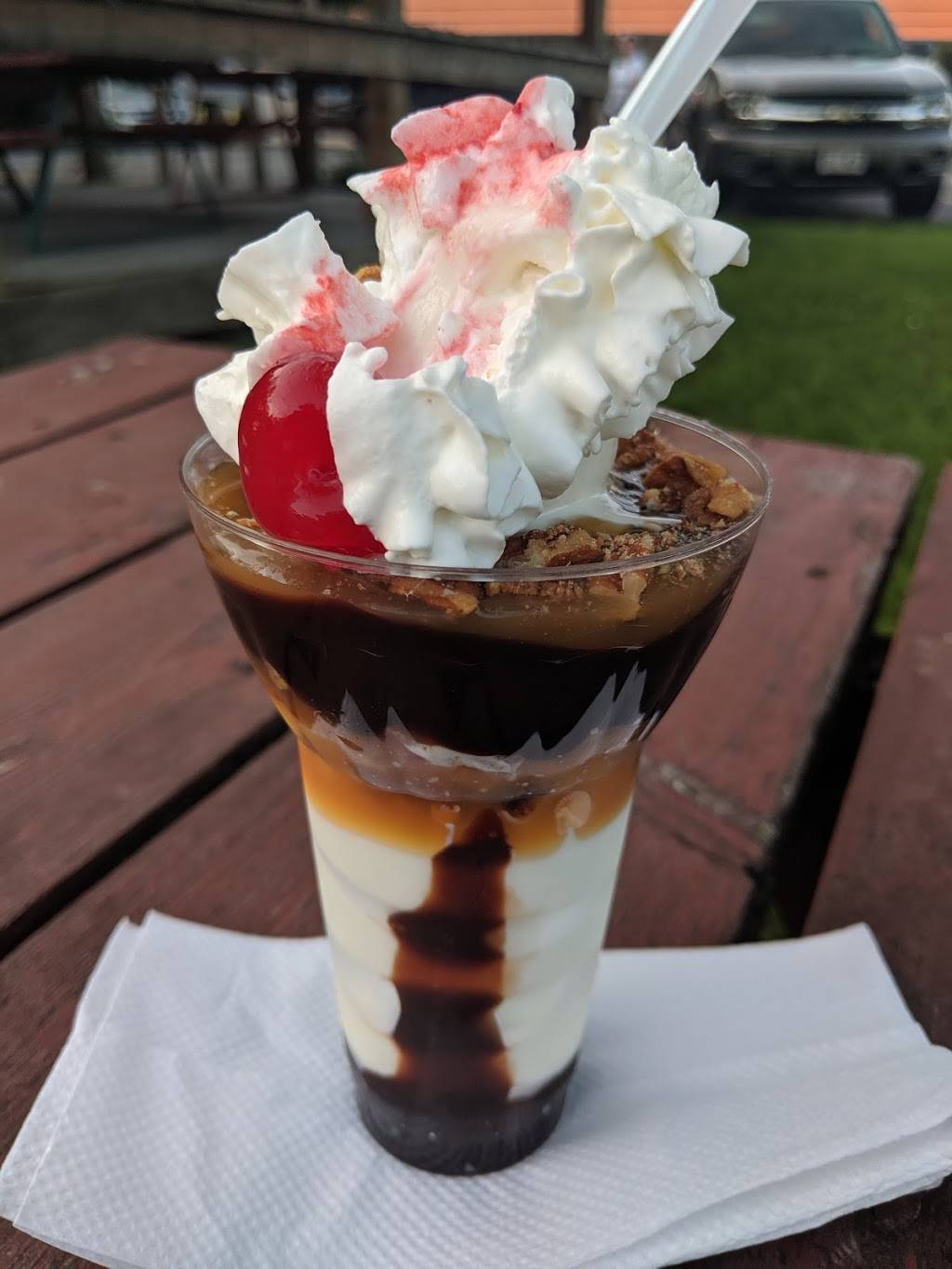 Shake A Burger | restaurant | 107 Brazeau Ave, Oconto, WI 54153, USA | 9208346200 OR +1 920-834-6200