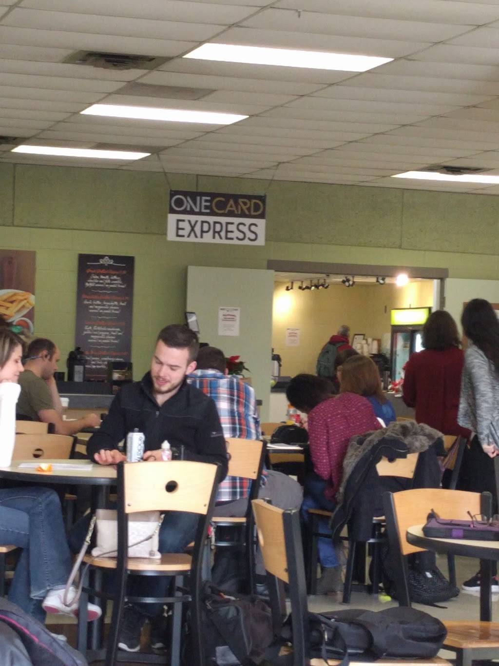 Smokes Poutinerie | restaurant | 299 Doon Valley Dr, Kitchener, ON N2P 2N6, Canada | 5197485220 OR +1 519-748-5220