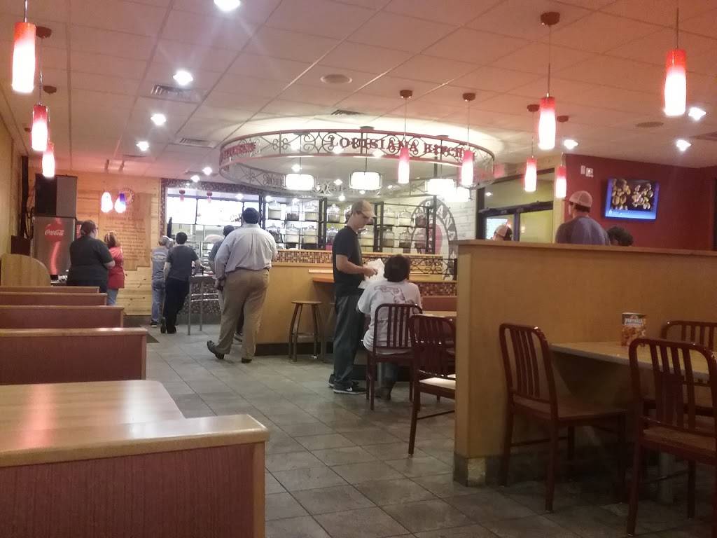 Popeyes Louisiana Kitchen | restaurant | 2616 Parkway, Pigeon Forge, TN 37863, USA | 8653654699 OR +1 865-365-4699