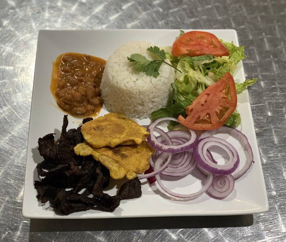 MONCHYS PATIO RESTAURANT | restaurant | 1971 NW 17th Ave, Miami, FL 33125, USA | 3054567980 OR +1 305-456-7980