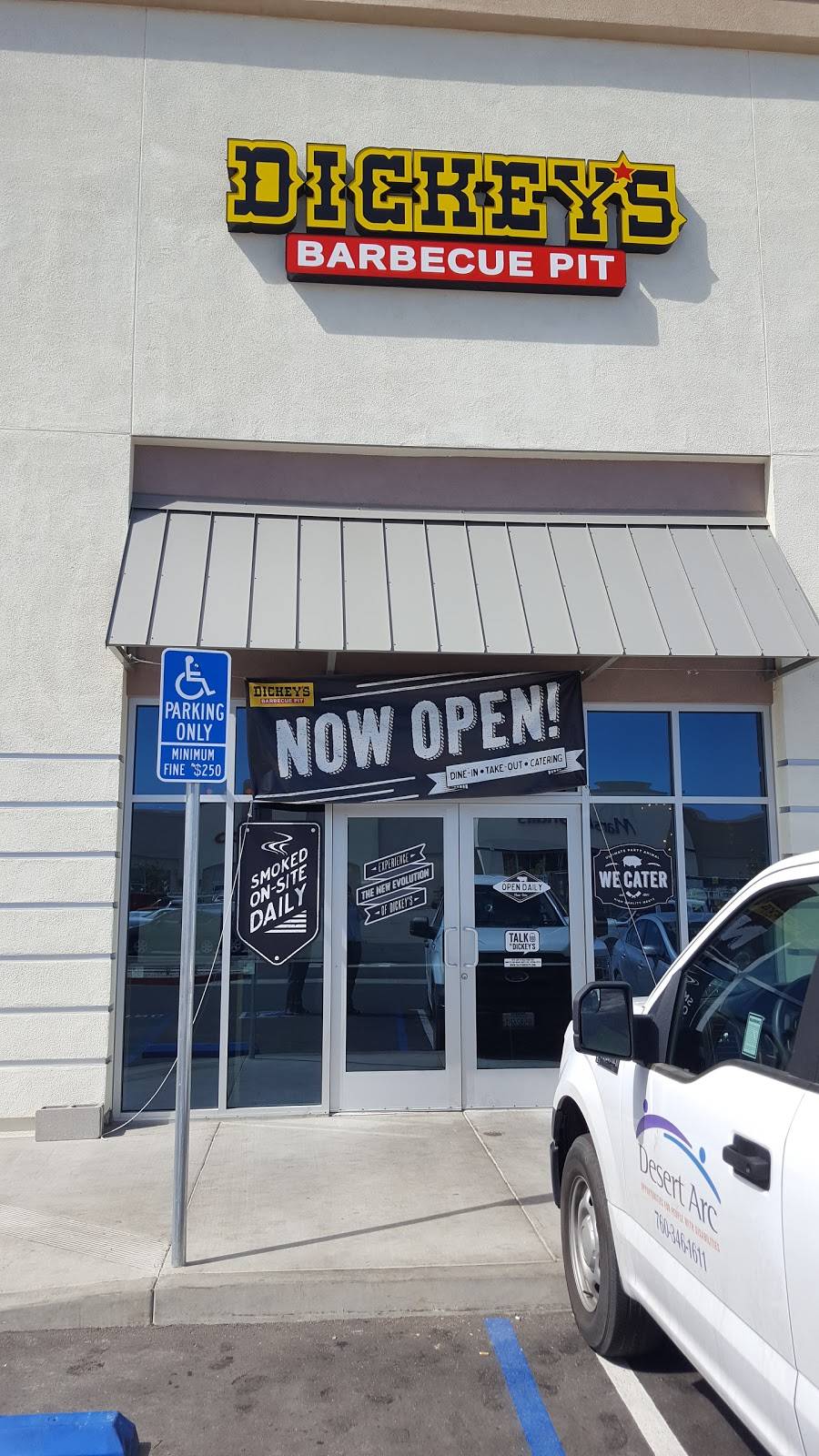 Dickeys Barbecue Pit | restaurant | 58709 Twentynine Palms Highway, Yucca Valley, CA 92284, USA | 7602051310 OR +1 760-205-1310