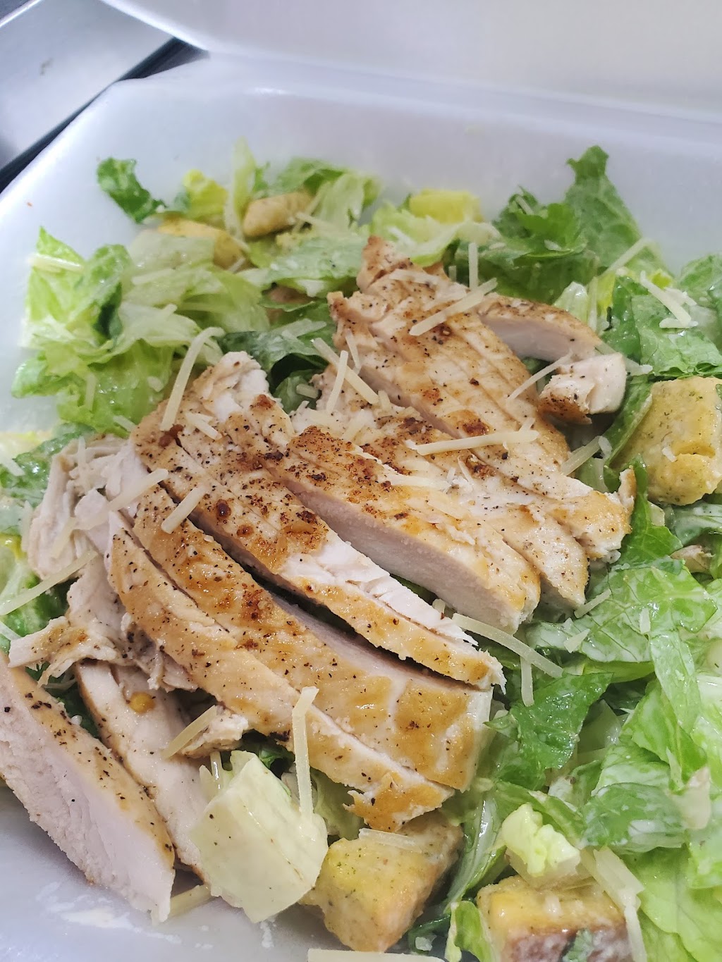 Mikos Munchables | restaurant | 116 Keen St, Burkesville, KY 42717, USA | 2704060425 OR +1 270-406-0425