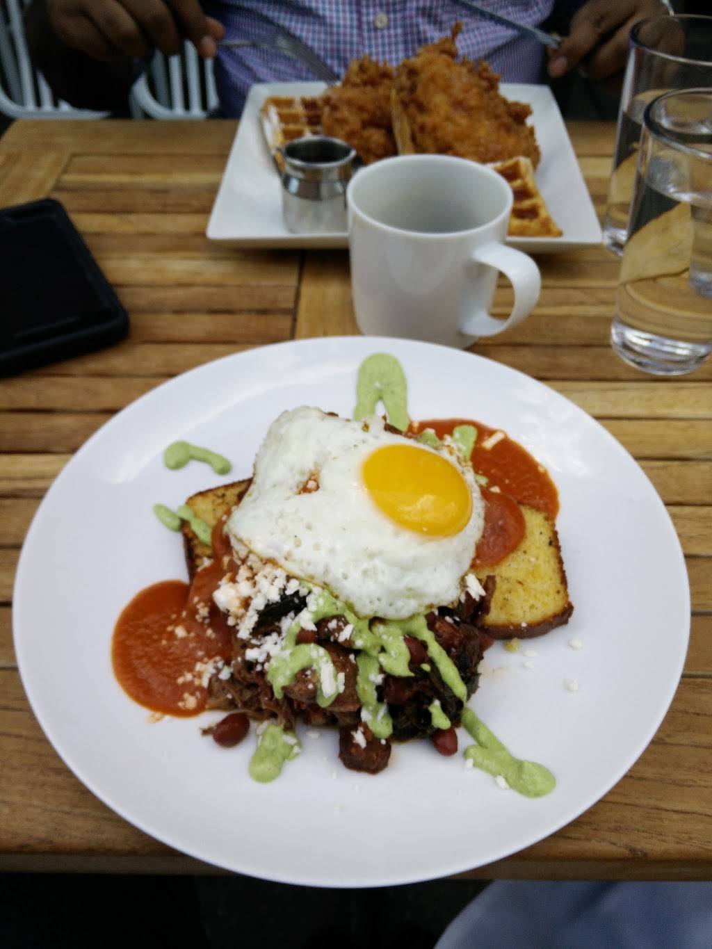 SOHO Chicken + Whiskey | restaurant | 1889 W 25th St, Cleveland, OH 44113, USA | 2162989090 OR +1 216-298-9090