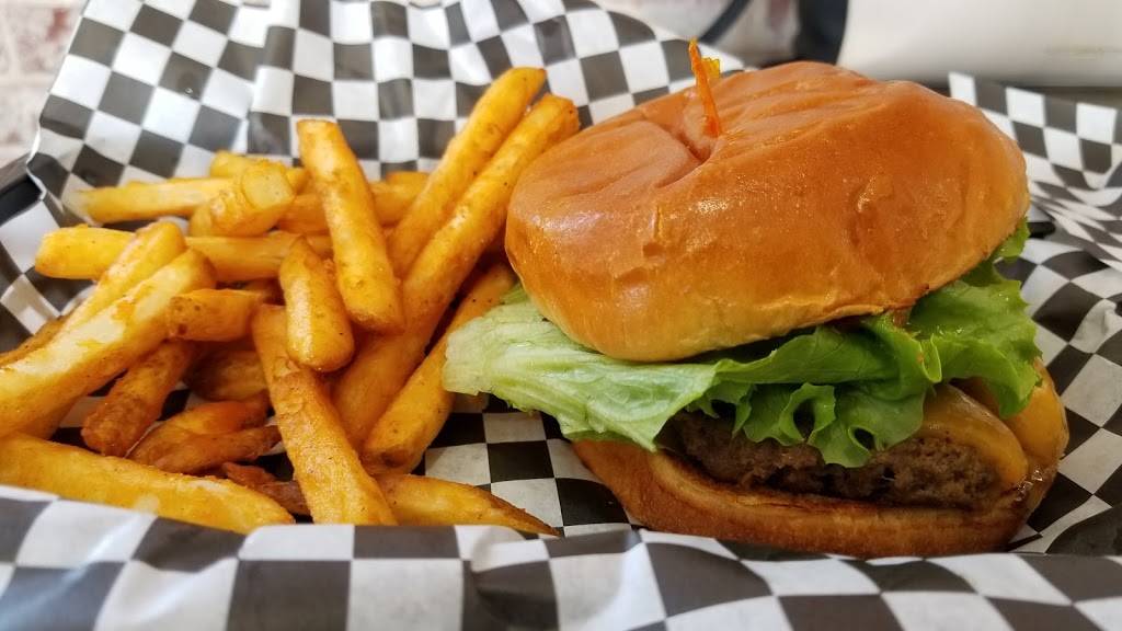 Supreme Burger | restaurant | 1827 Columbia Dr suite a, Decatur, GA 30032, USA | 4042888988 OR +1 404-288-8988