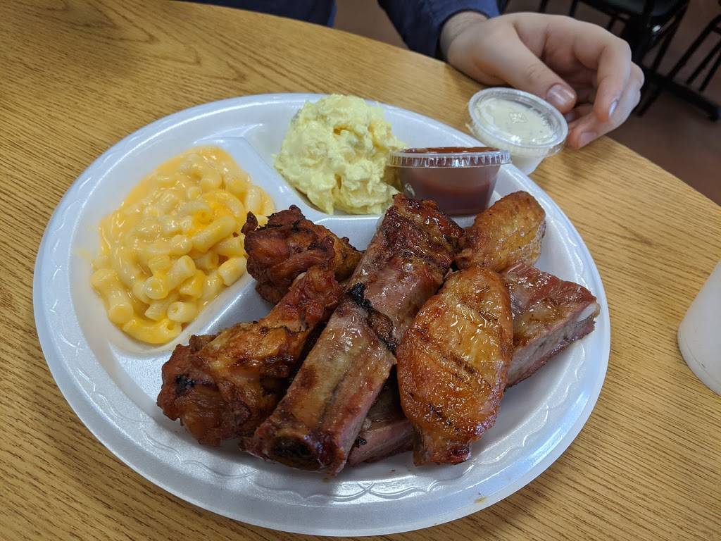 Bama Barbecue & Grill | restaurant | 3076 McFarland Blvd #14, Northport, AL 35476, USA | 2053339816 OR +1 205-333-9816