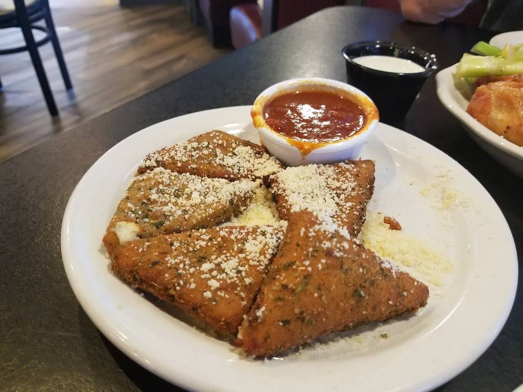 Sports Page Food & Spirits | restaurant | 179 Cross Center Dr, Denver, NC 28037, USA | 7048276283 OR +1 704-827-6283