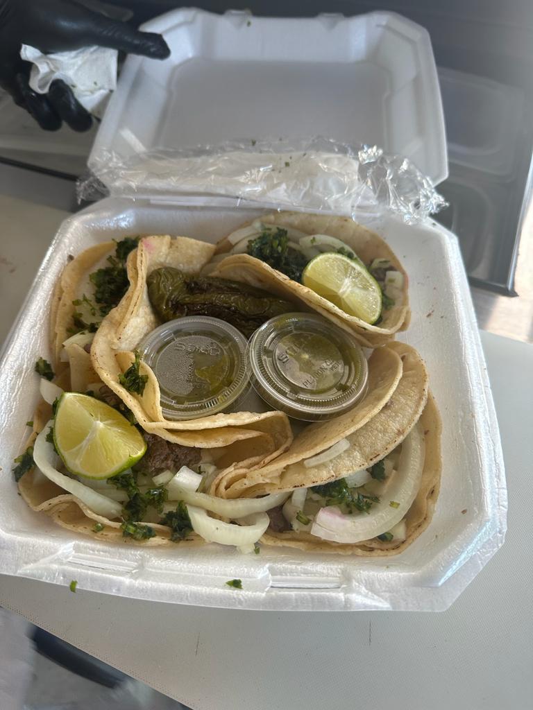 La sureña | restaurant | 8500 Chef Menteur Hwy, New Orleans, LA 70127, USA | 5042091140 OR +1 504-209-1140