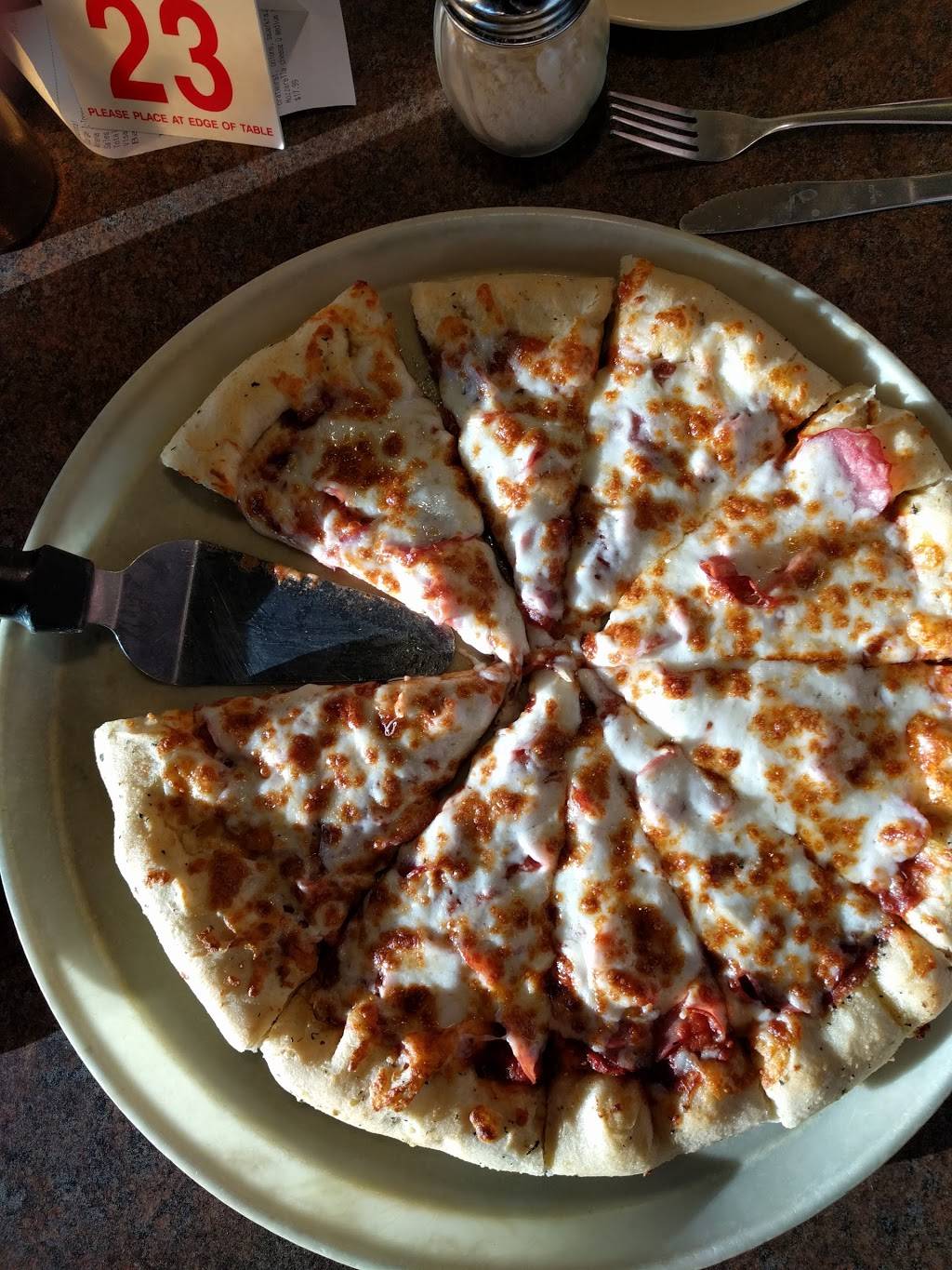 Godfathers Pizza | meal delivery | 5220 S 48th St, Lincoln, NE 68516, USA | 4024834129 OR +1 402-483-4129